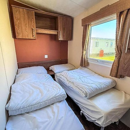 Lovely 8 Berth Caravan At California Cliffs Nearby Scratby Beach Ref 50060E Great Yarmouth Exterior photo
