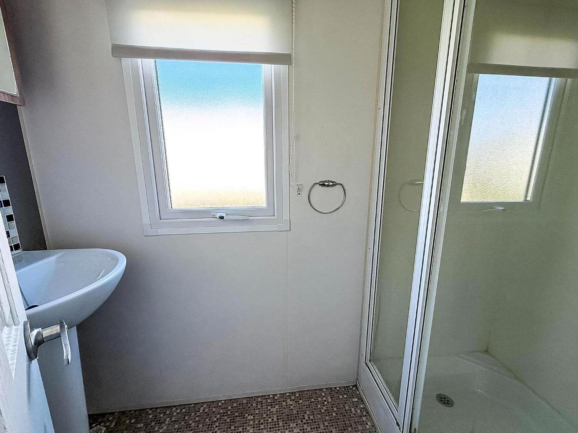 Lovely 8 Berth Caravan At California Cliffs Nearby Scratby Beach Ref 50060E Great Yarmouth Exterior photo