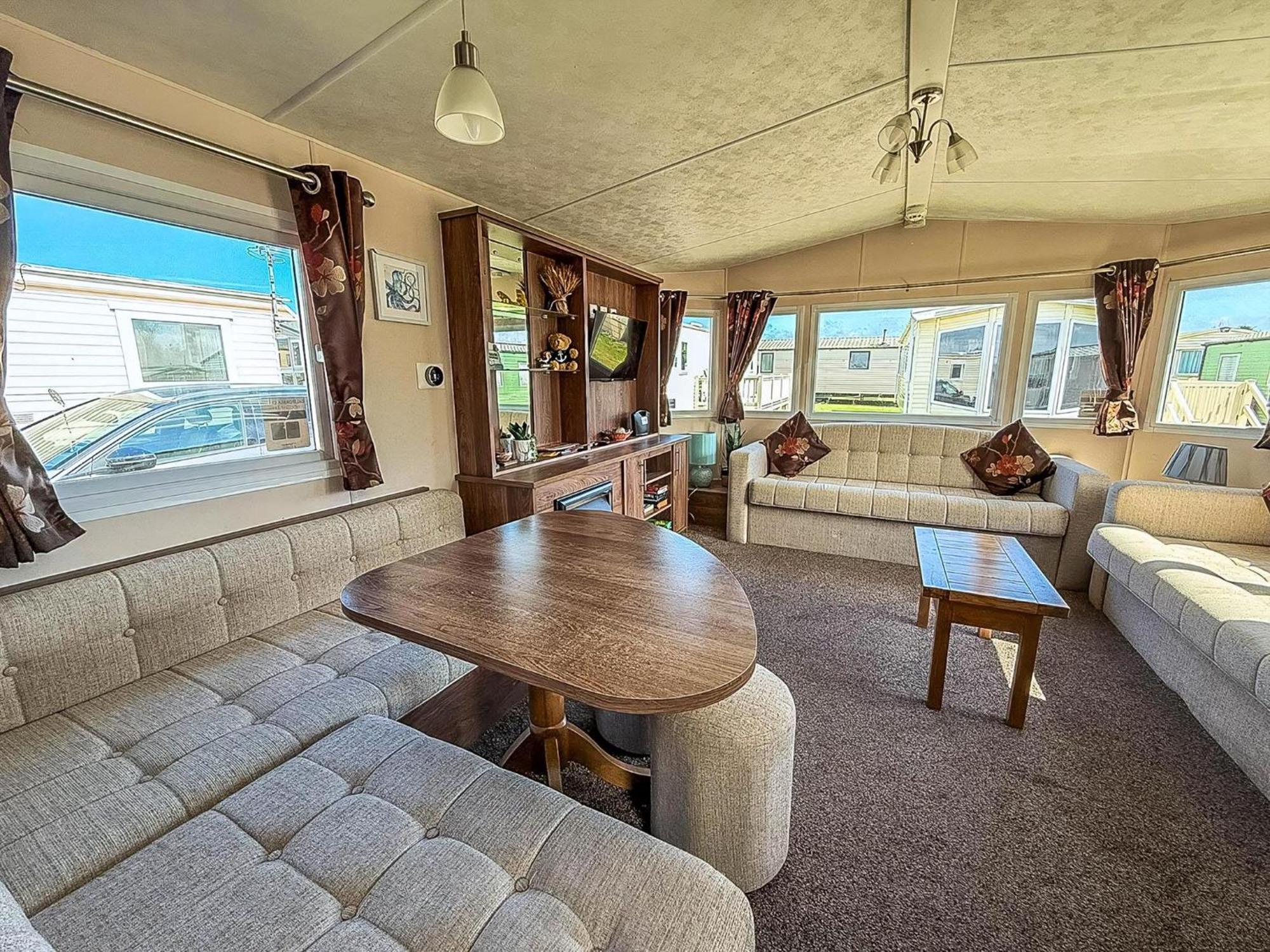Lovely 8 Berth Caravan At California Cliffs Nearby Scratby Beach Ref 50060E Great Yarmouth Exterior photo